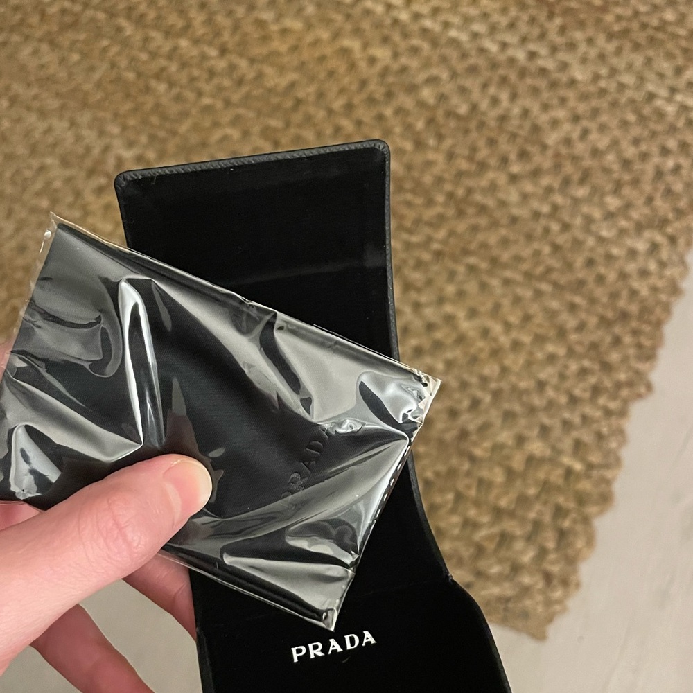 PRADA ❤️‍🔥 NWT CAT EYESUNGLASSES WITH CASE - Picture 9 of 9